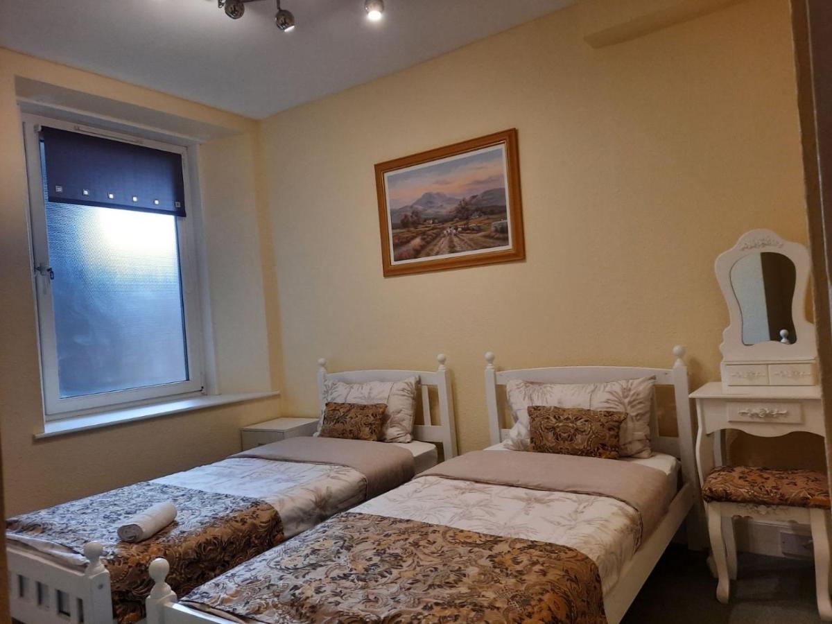 Cozy Central Apartment Inverness Bagian luar foto